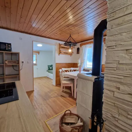 Pocitniska Hiska Na Uskovnici Casa vacanze *
