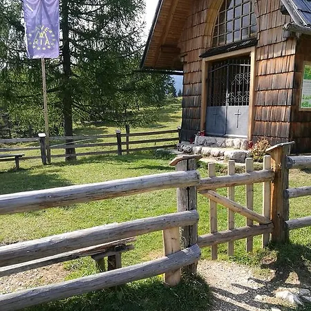 Holiday home Pocitniska Hiska Na Uskovnici *